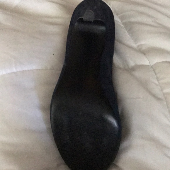 Shoes - Picture 3 of 5